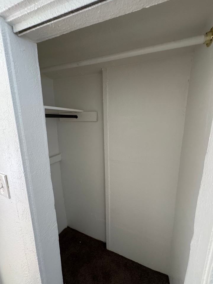 10919 - Photo 3 of 6