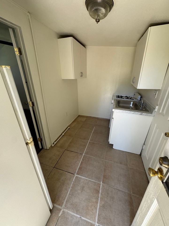 10919 - Photo 5 of 6