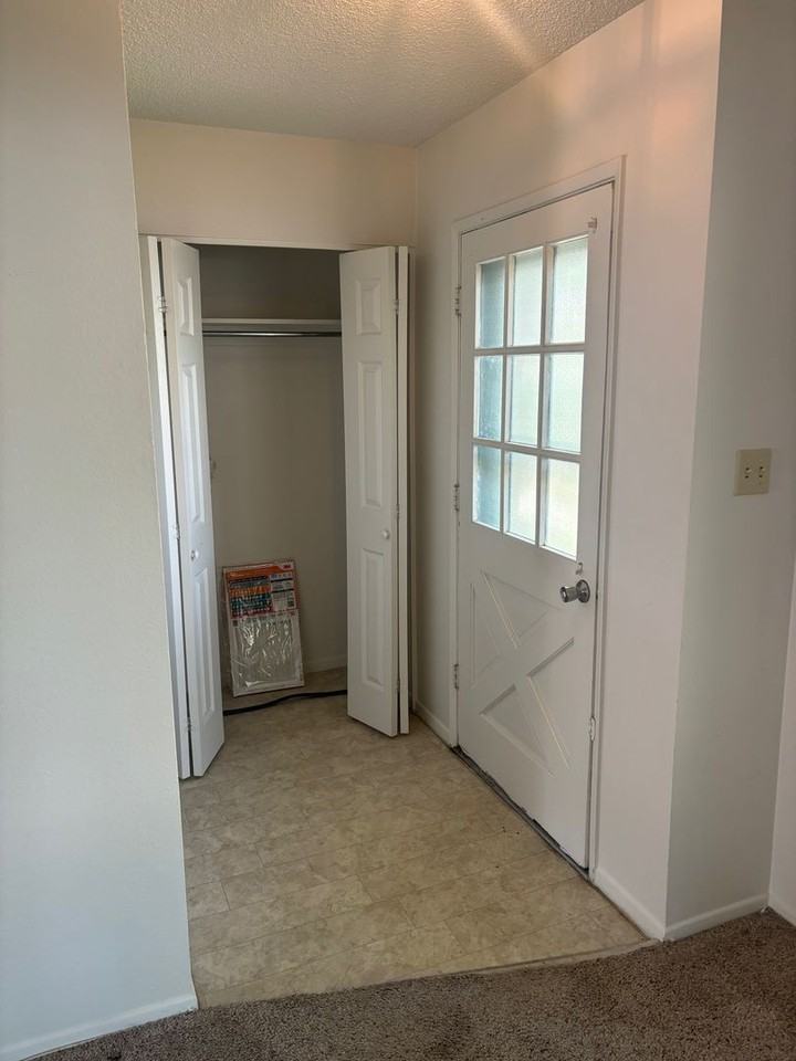 514 S Xenon Ct - Photo 3 of 44