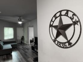 Avon @ 22nd - Photo 1 of 1