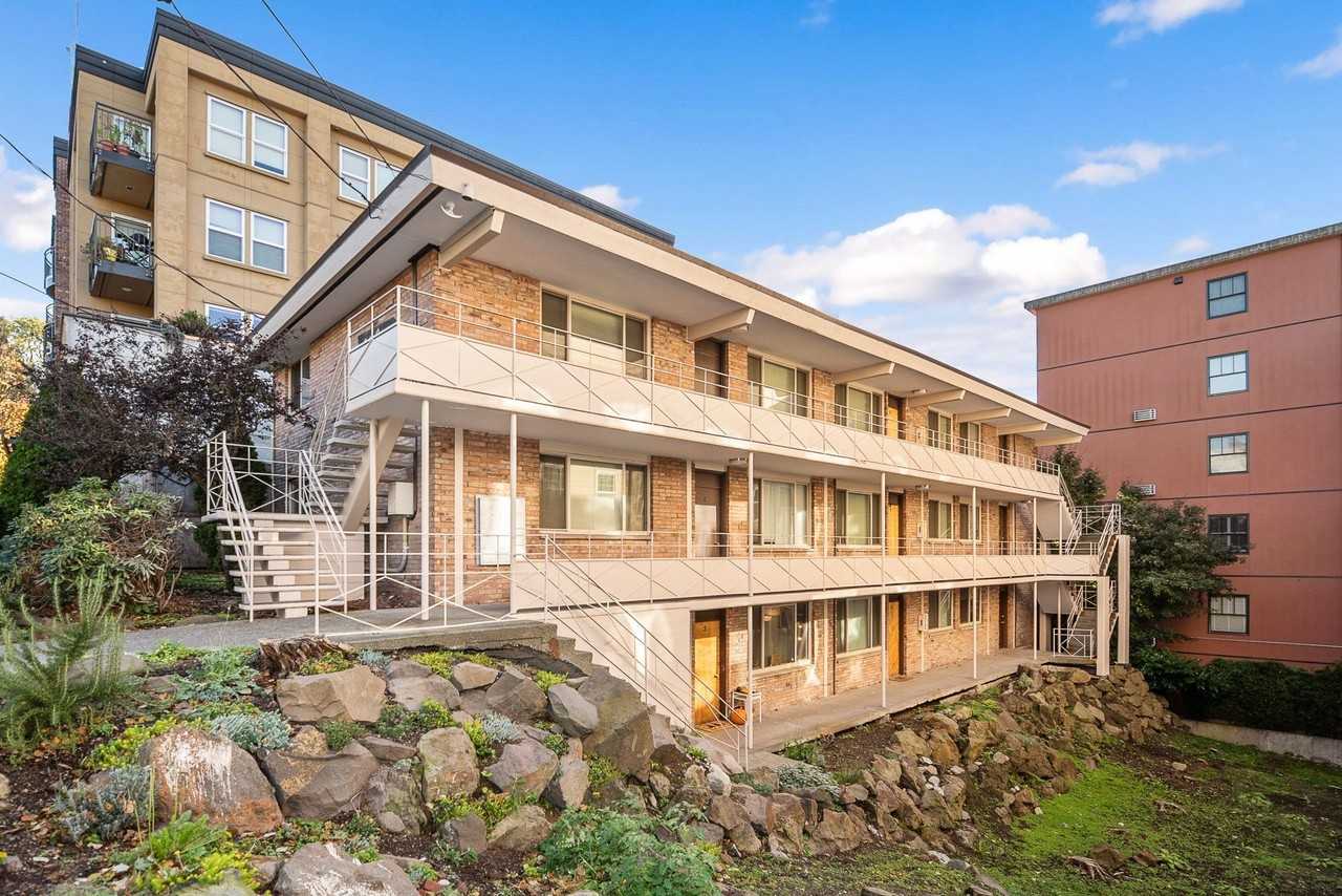 Gale Anne Terrace Apartments - Photo 2 of 8