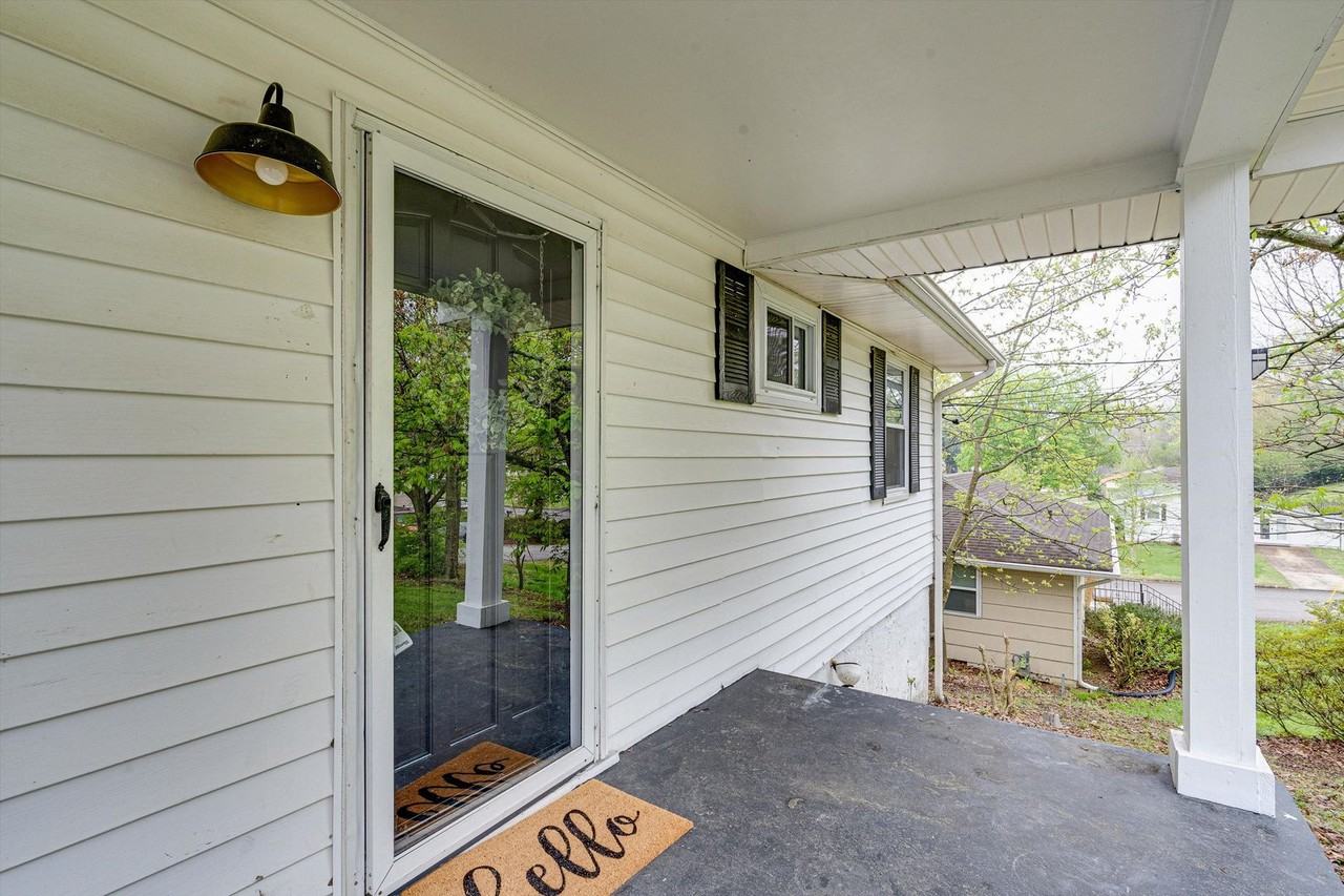 3706 Altamira Dr - Photo 2 of 19