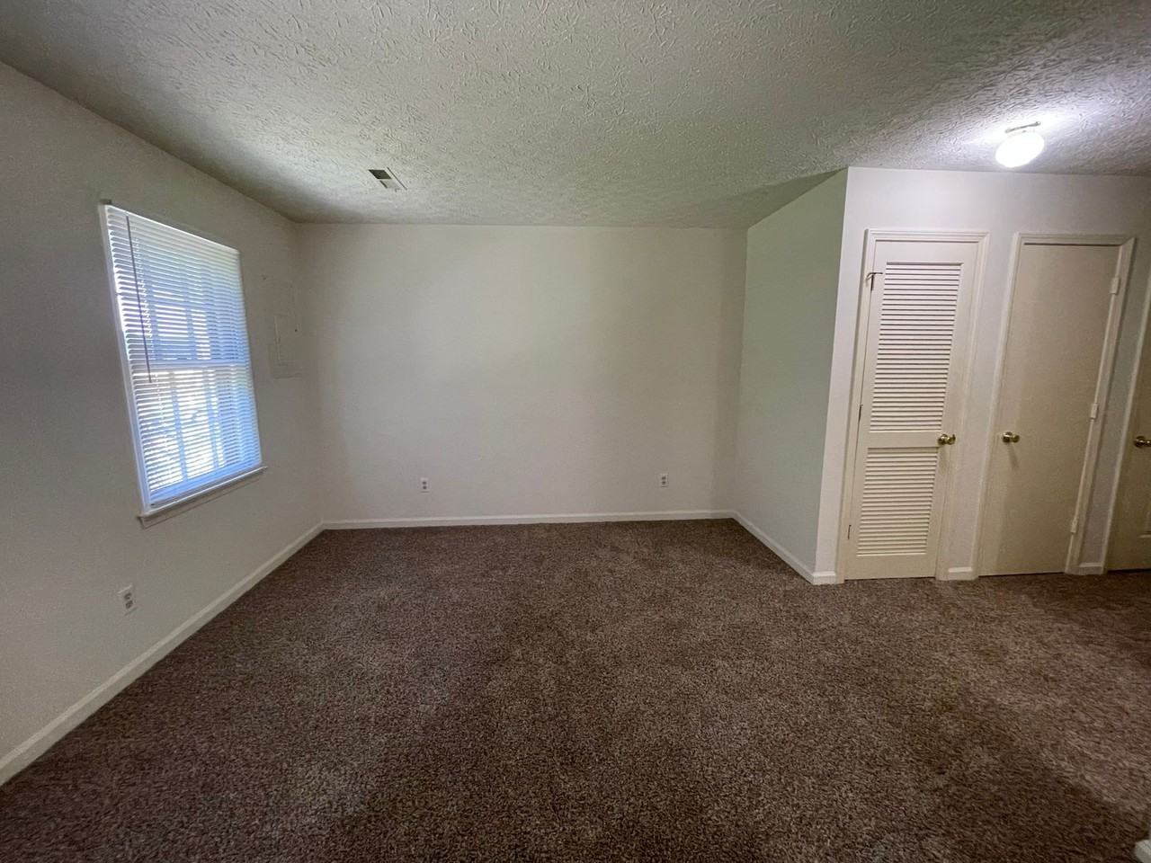 913 Grand Arbre Dr - Photo 2 of 7