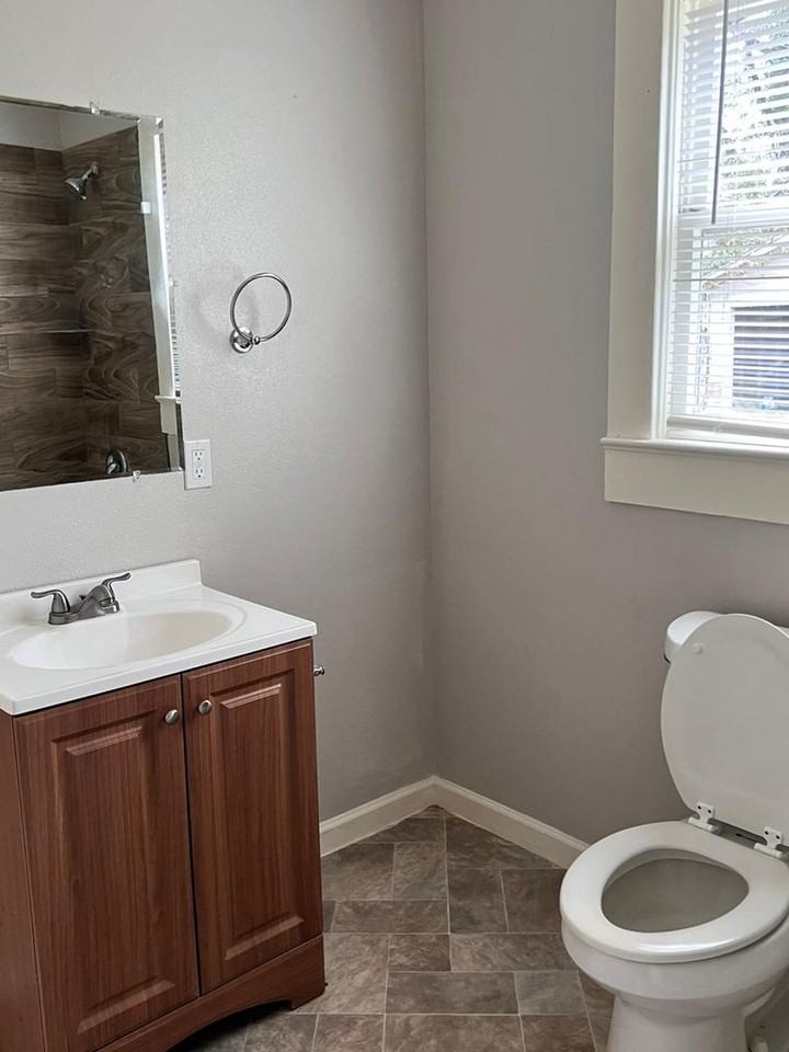 1405 Main Ave - Photo 7 of 11