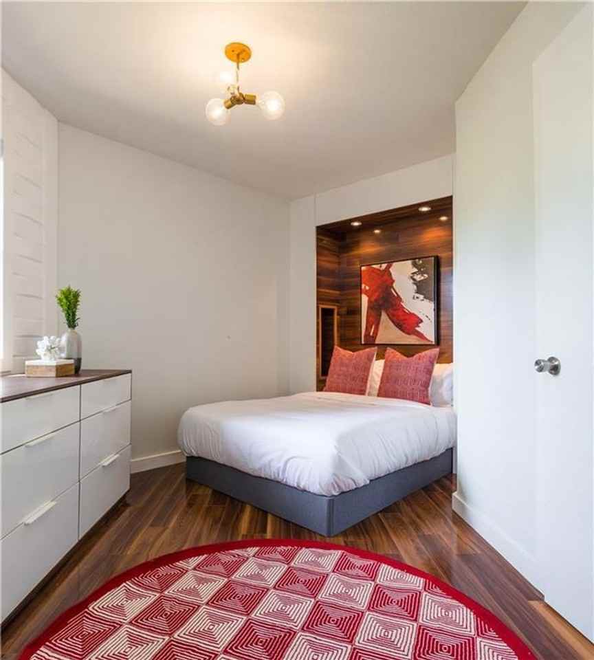 2011 Alameda Dr - Photo 6 of 20