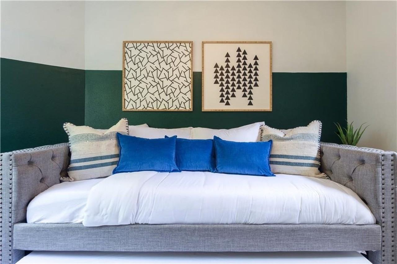 2011 Alameda Dr - Photo 7 of 20