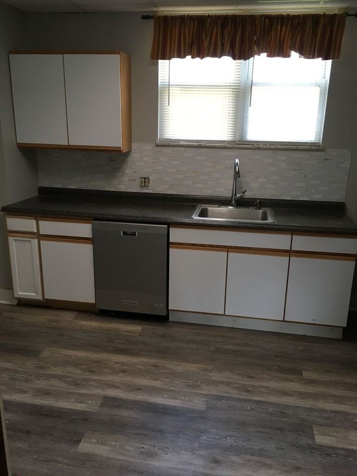 702 Fairview Ave - Photo 5 of 22