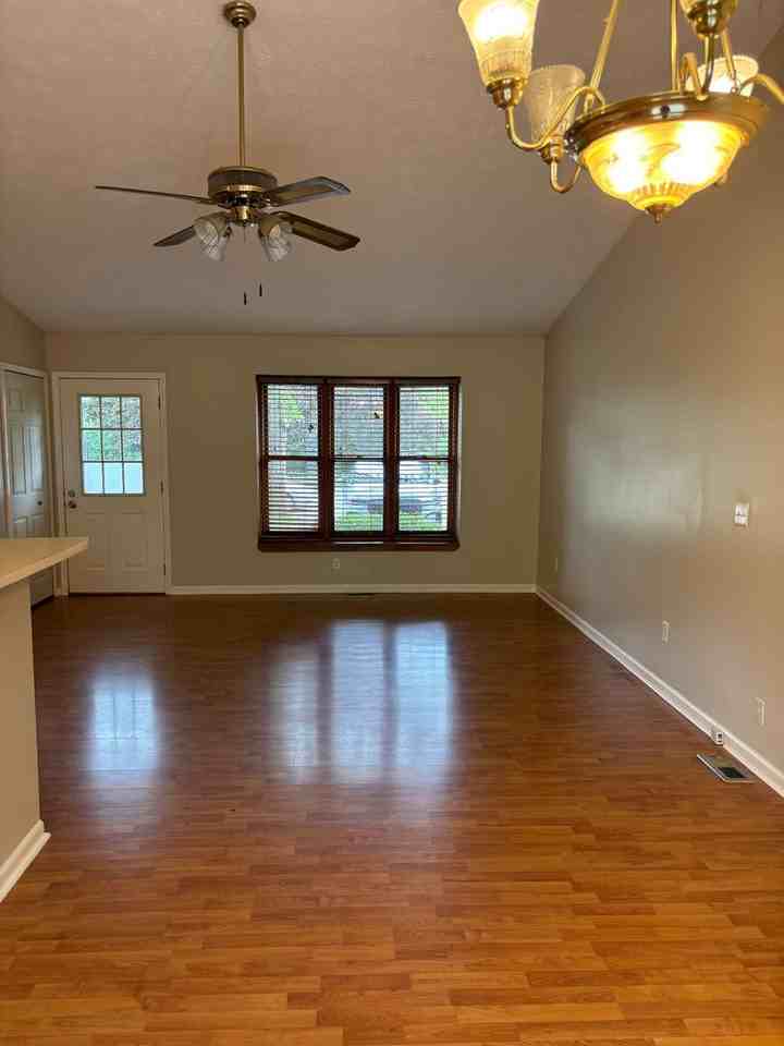 610 N Main St - Photo 3 of 17
