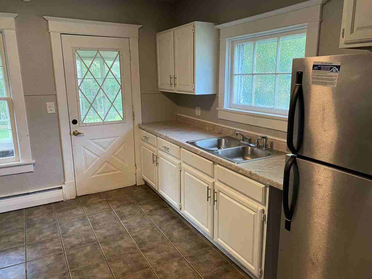 920 River St - Photo 2 of 11