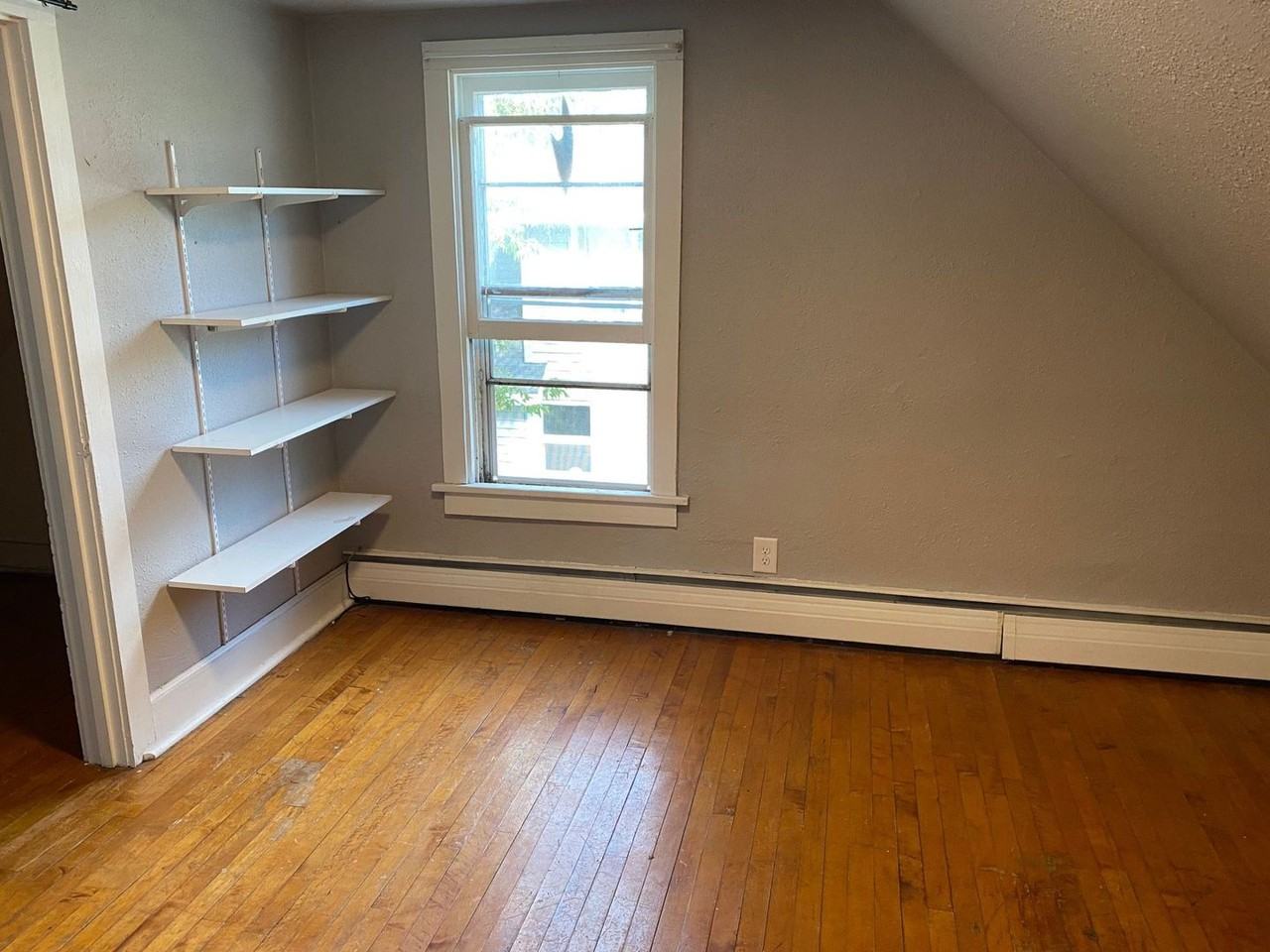 920 River St - Photo 7 of 11