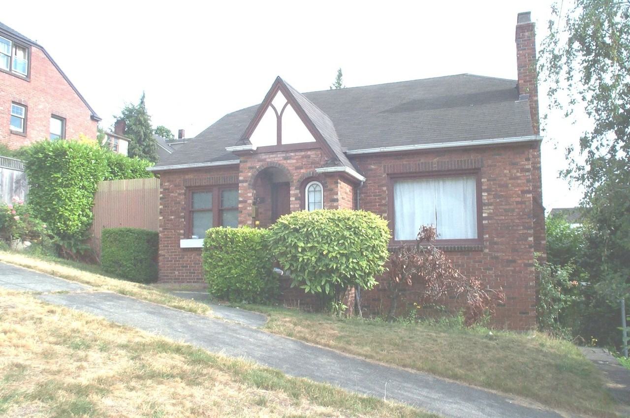 1015 W Fulton St - Photo 2 of 17