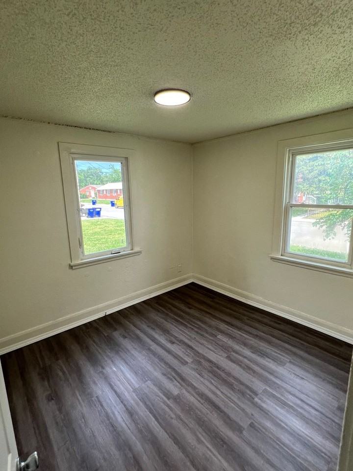 1804 N Madison St - Photo 7 of 10