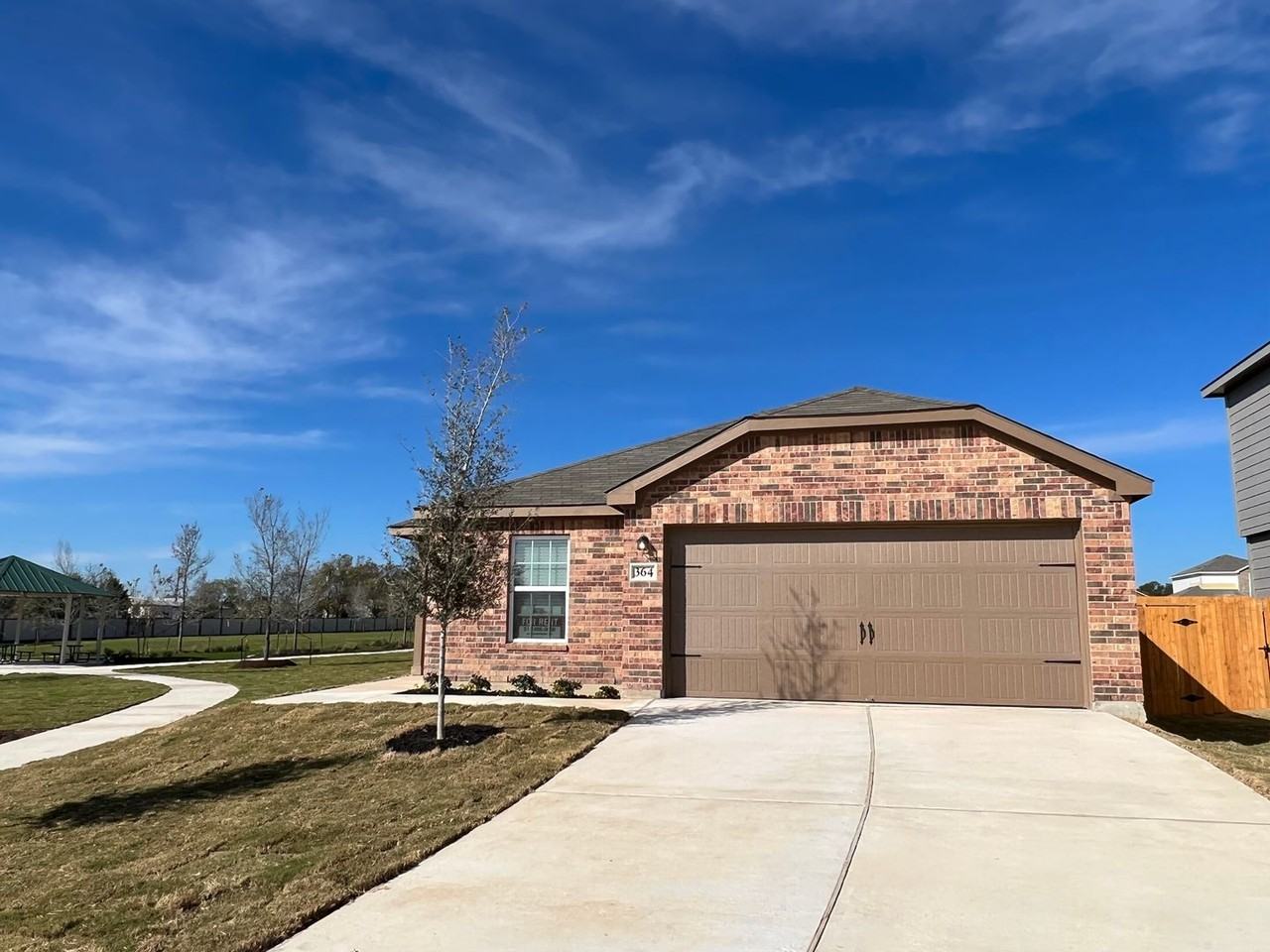 364 Crescent Park Dr - Photo 2 of 27