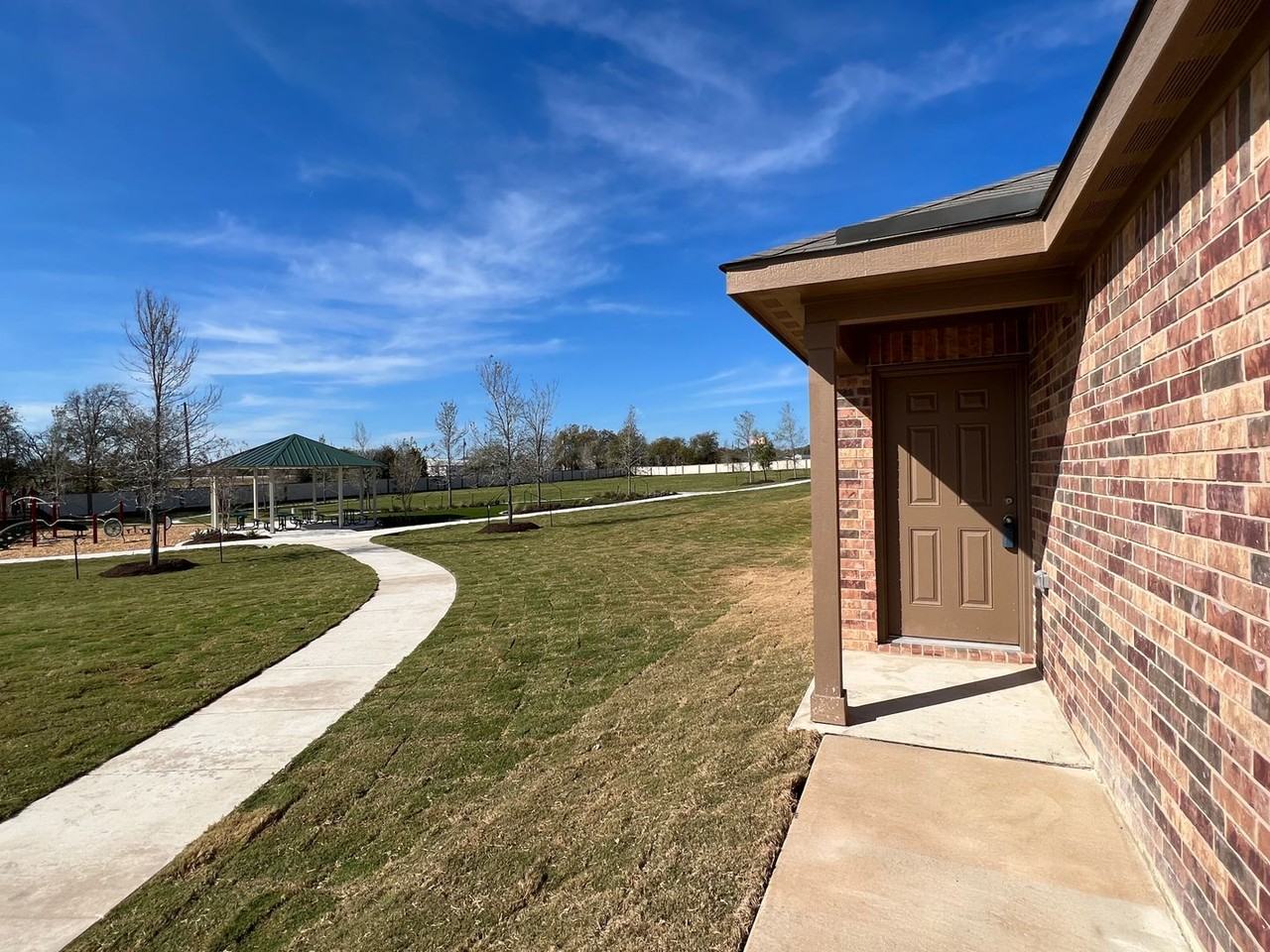 364 Crescent Park Dr - Photo 5 of 27