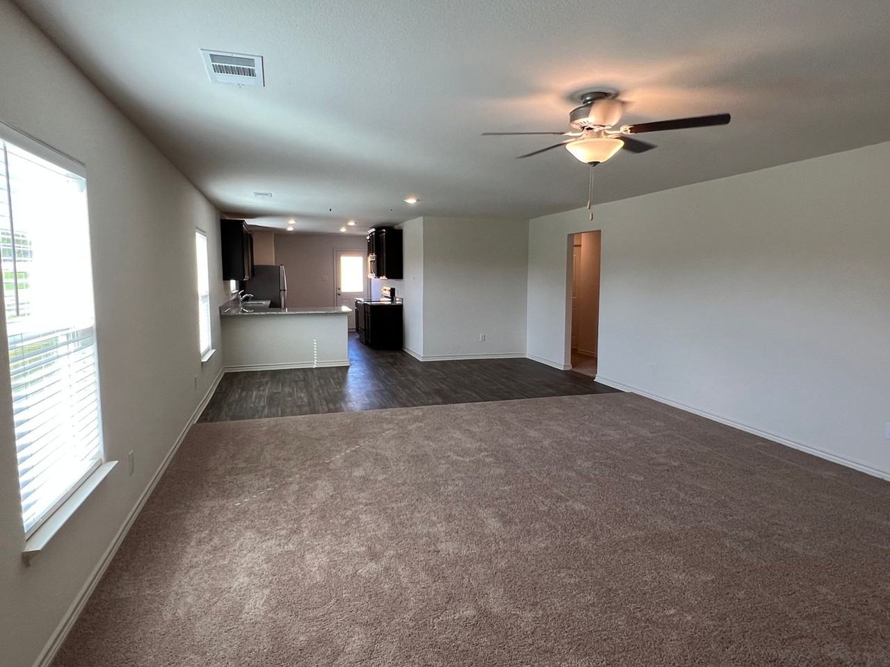 364 Crescent Park Dr - Photo 6 of 27