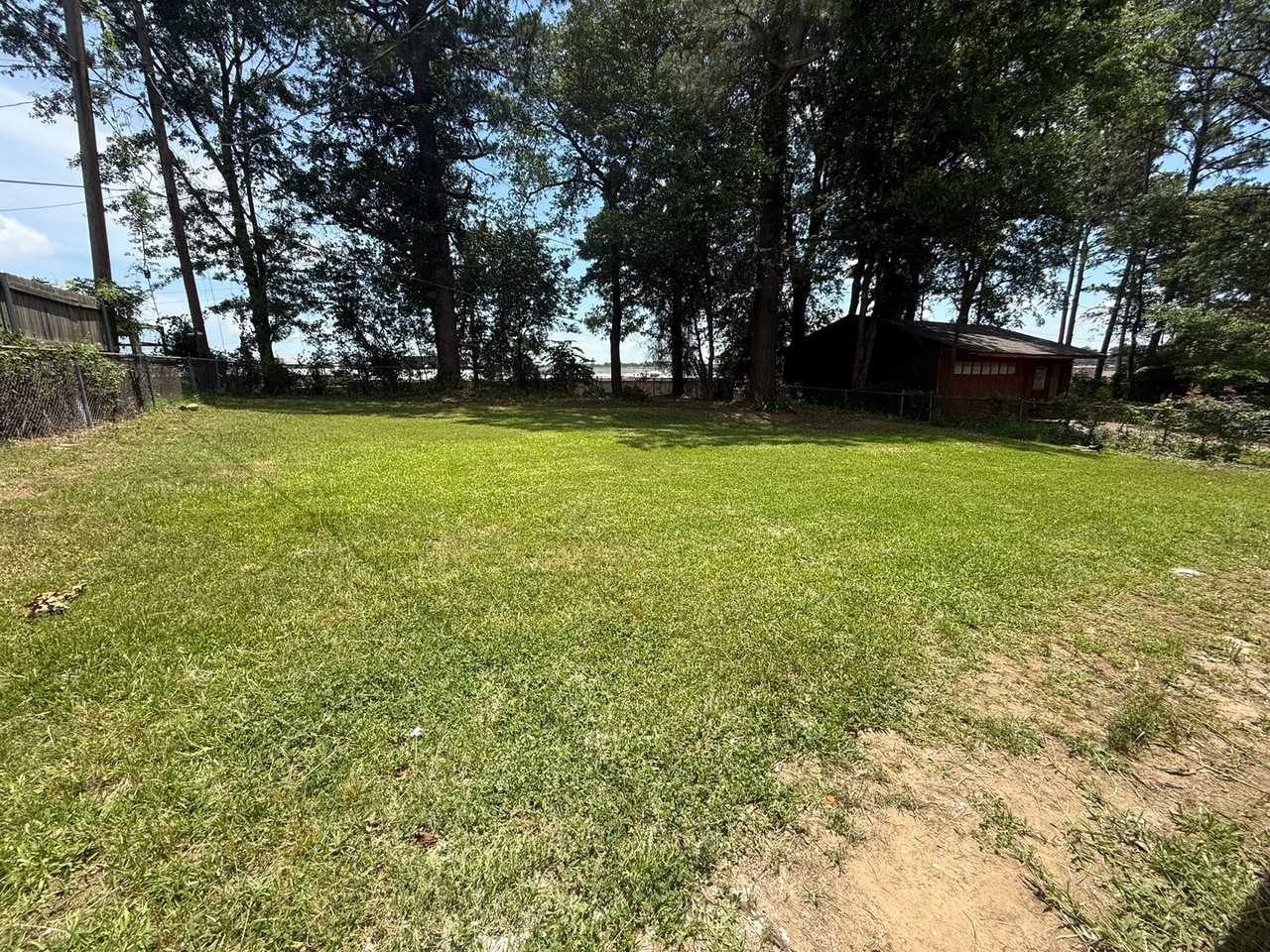 9119 Bridgewood Dr - Photo 3 of 17