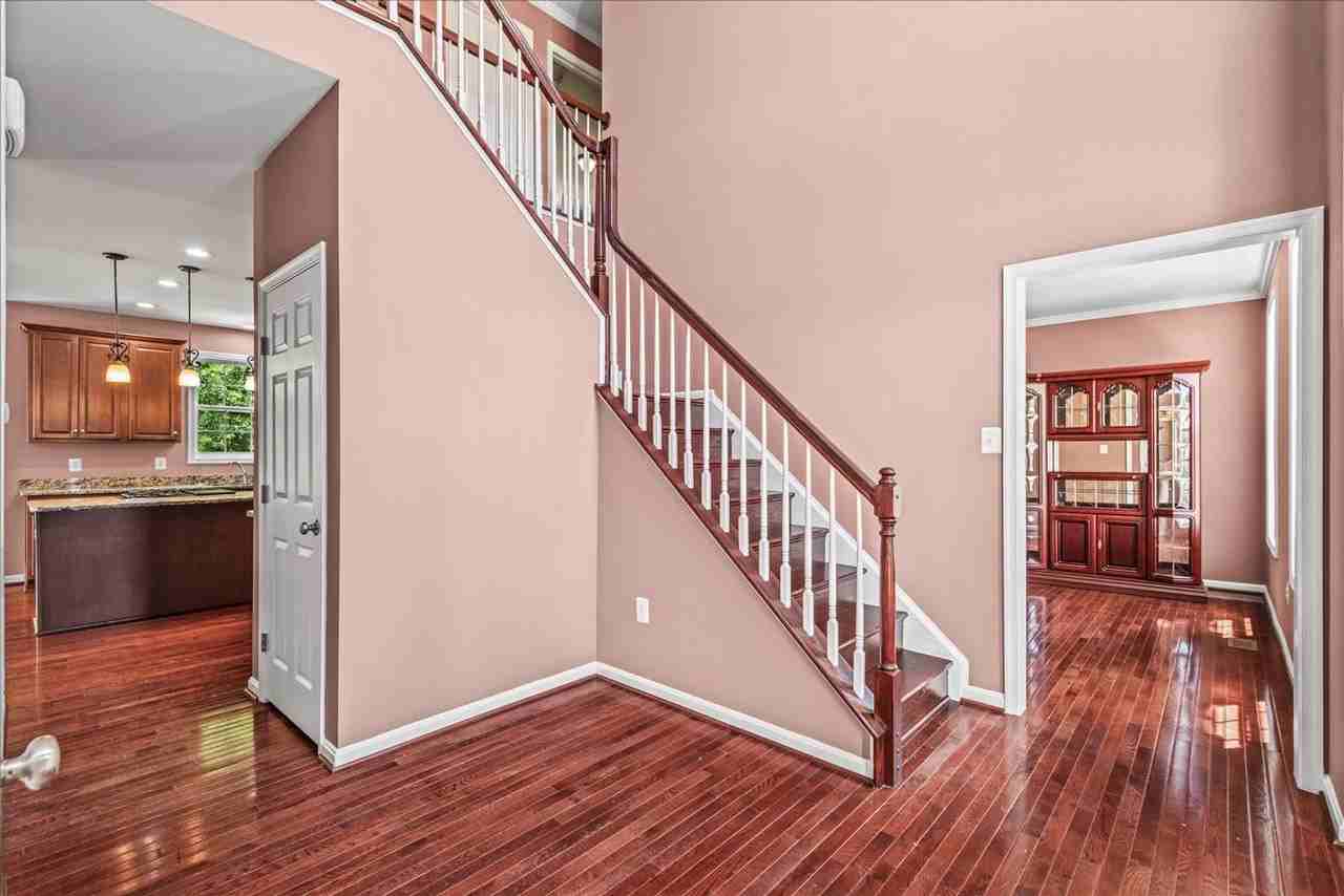 39 Club Dr - Photo 6 of 50
