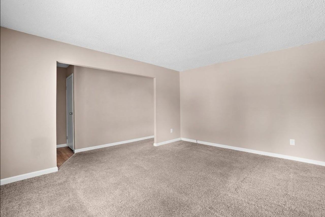 15593 Fox Plains Dr - Photo 5 of 25