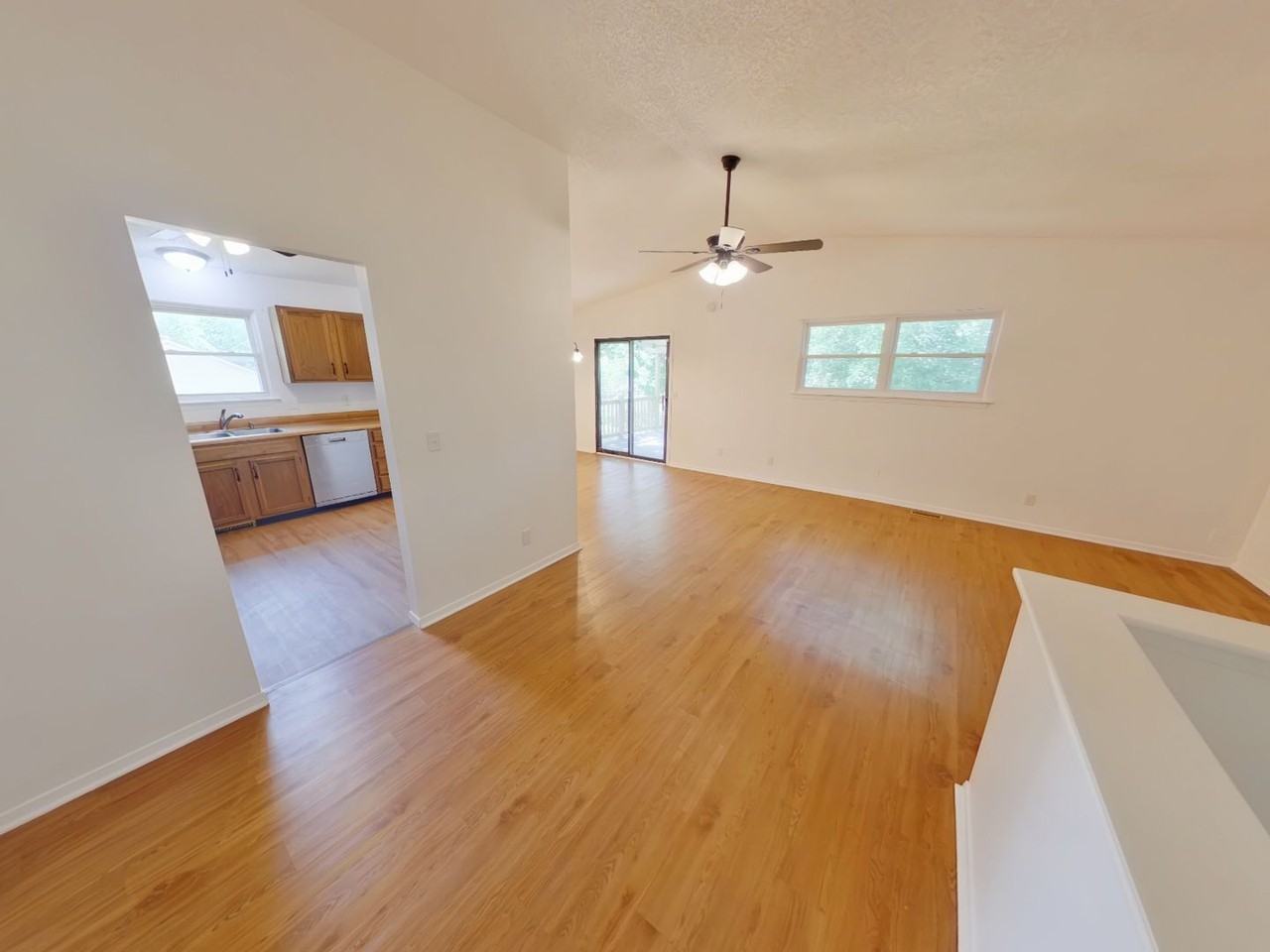 4027 Danbury St - Photo 3 of 23