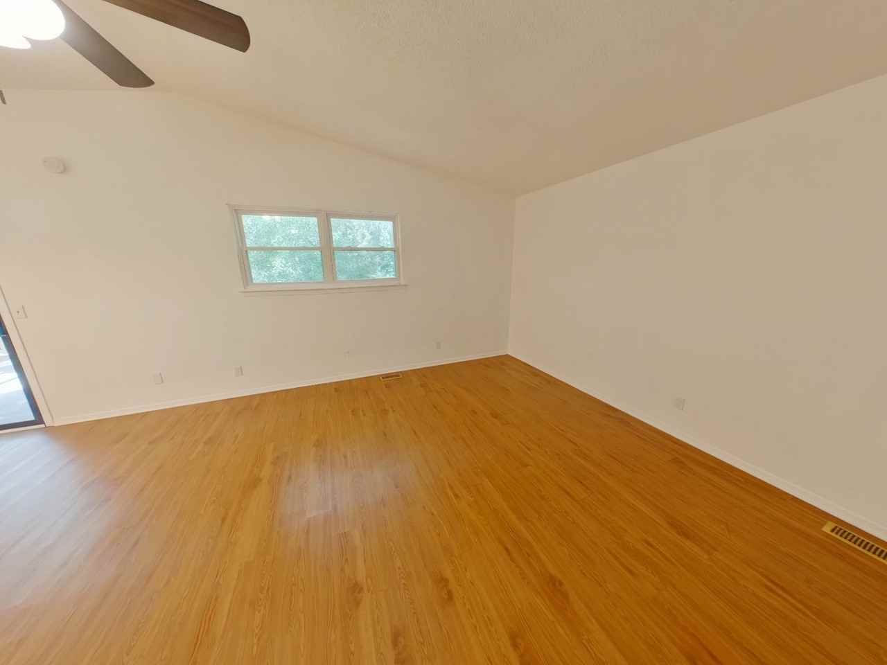 4027 Danbury St - Photo 4 of 23