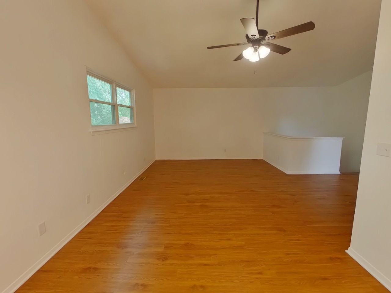 4027 Danbury St - Photo 5 of 23