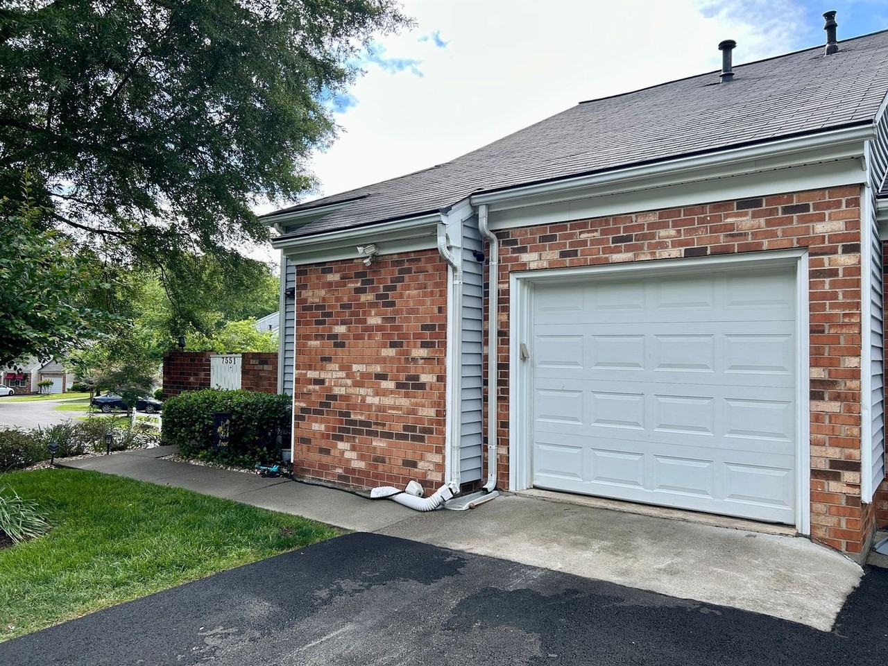 7551 Beauchamp Ct - Photo 2 of 28