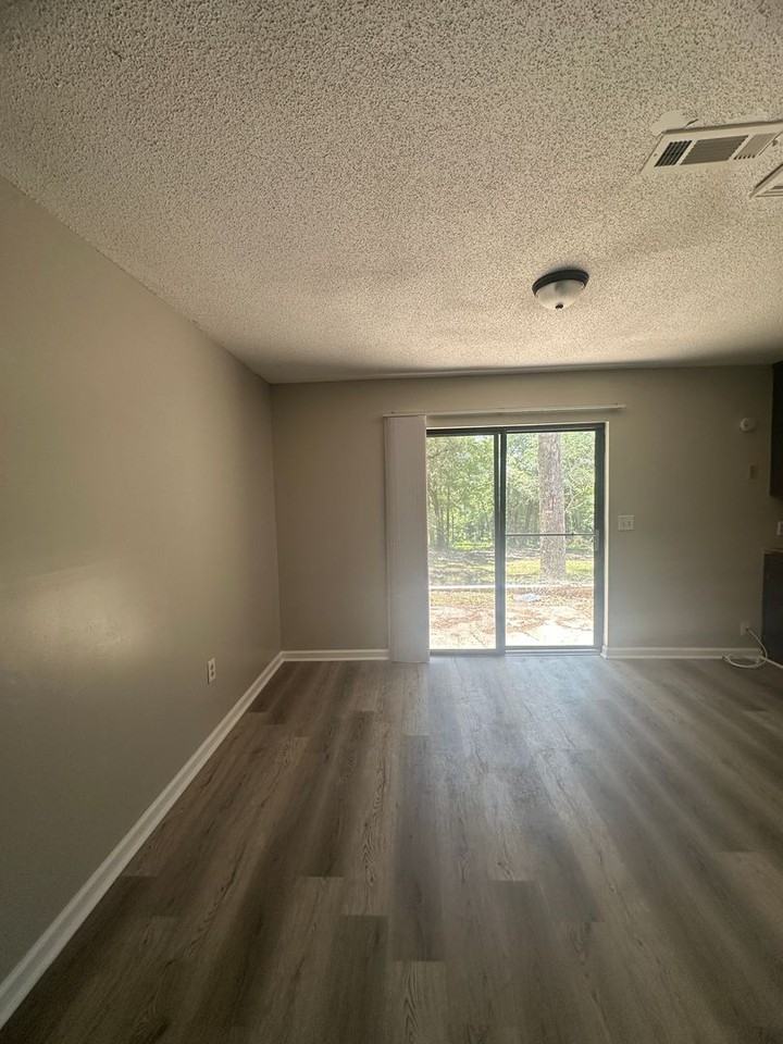 125 Patricia Ln - Photo 4 of 22