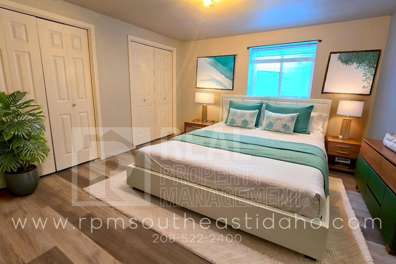 2803 E Chasewood Dr - Photo 3 of 37