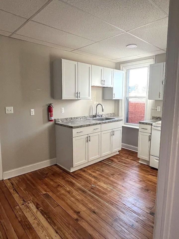 131C E Baltimore St #131C - Photo 2 of 11