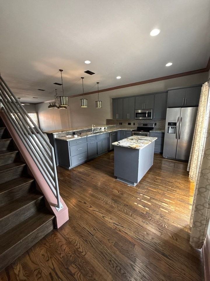 812 Saint Michael St - Photo 4 of 25