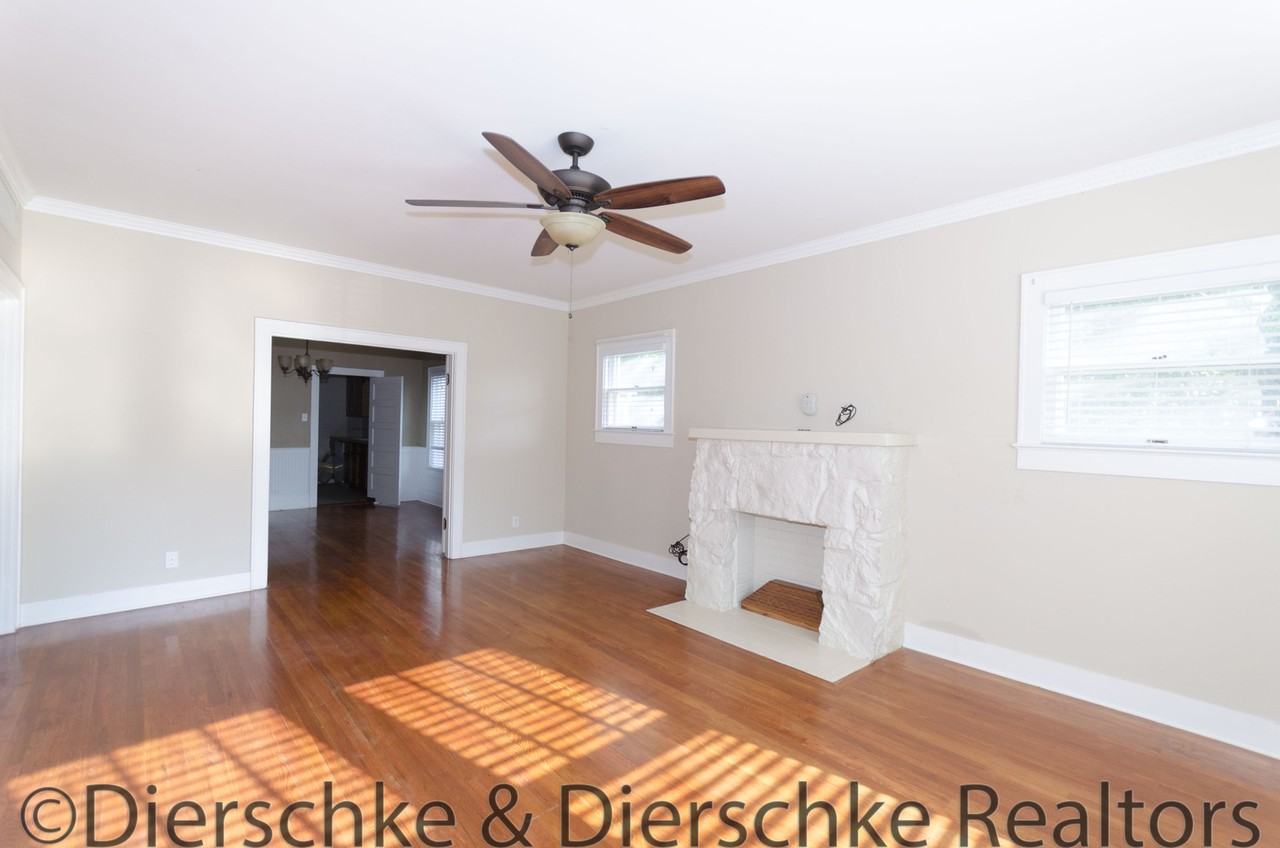 1007 Austin St - Photo 5 of 14