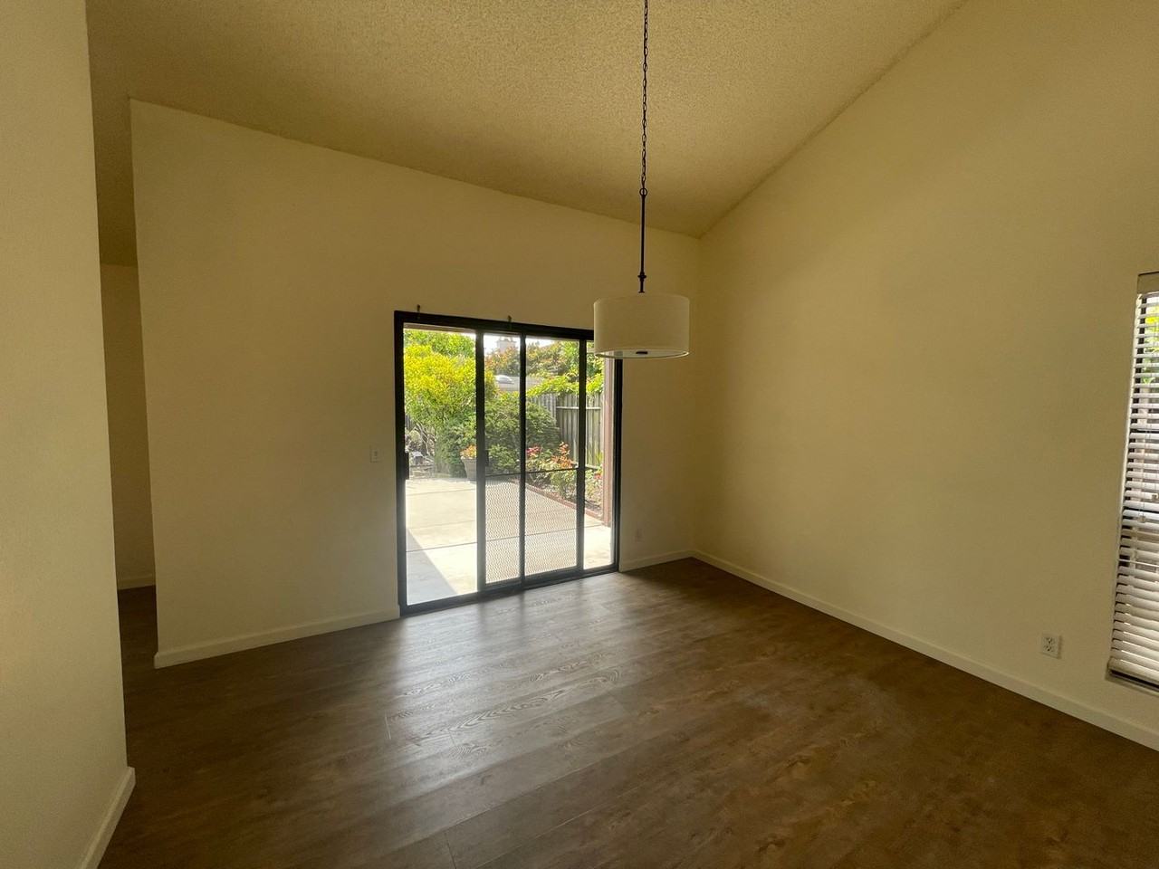 346 Oliver Rd - Photo 4 of 17