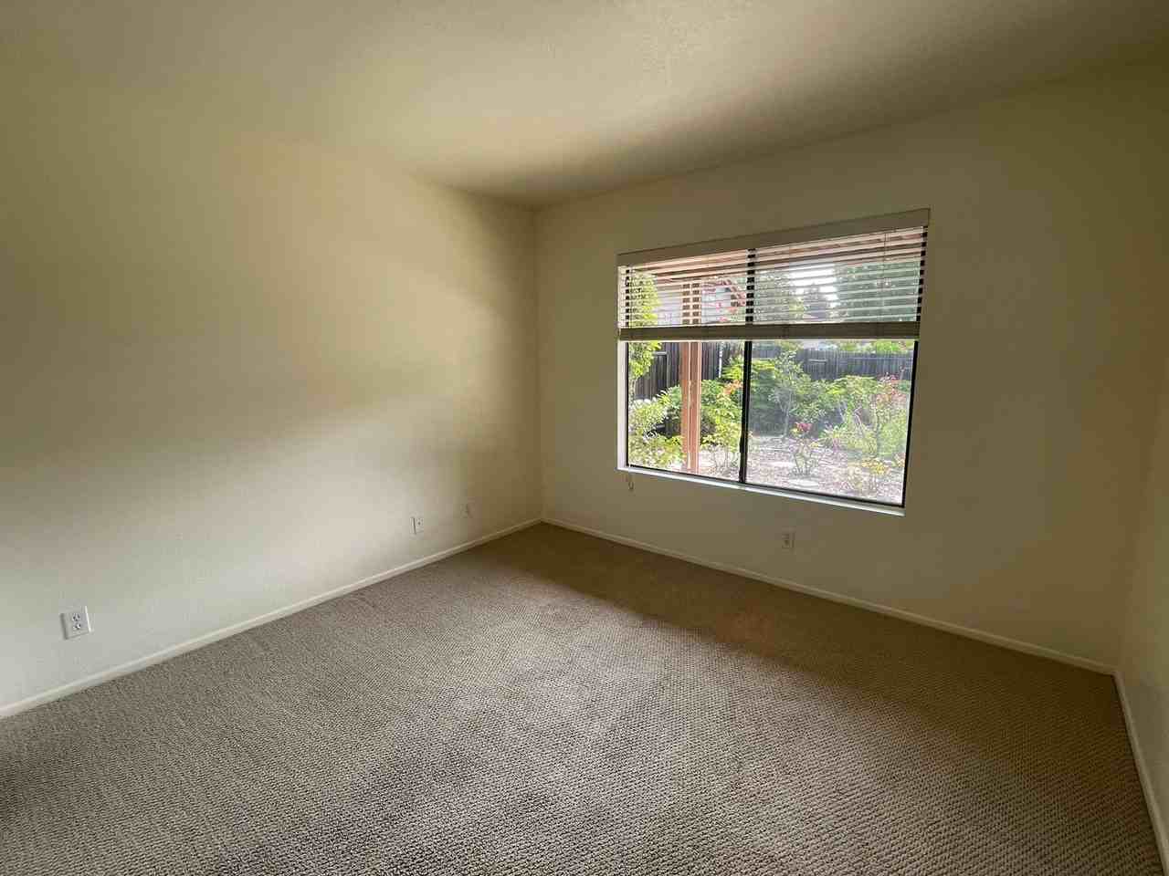 346 Oliver Rd - Photo 7 of 17