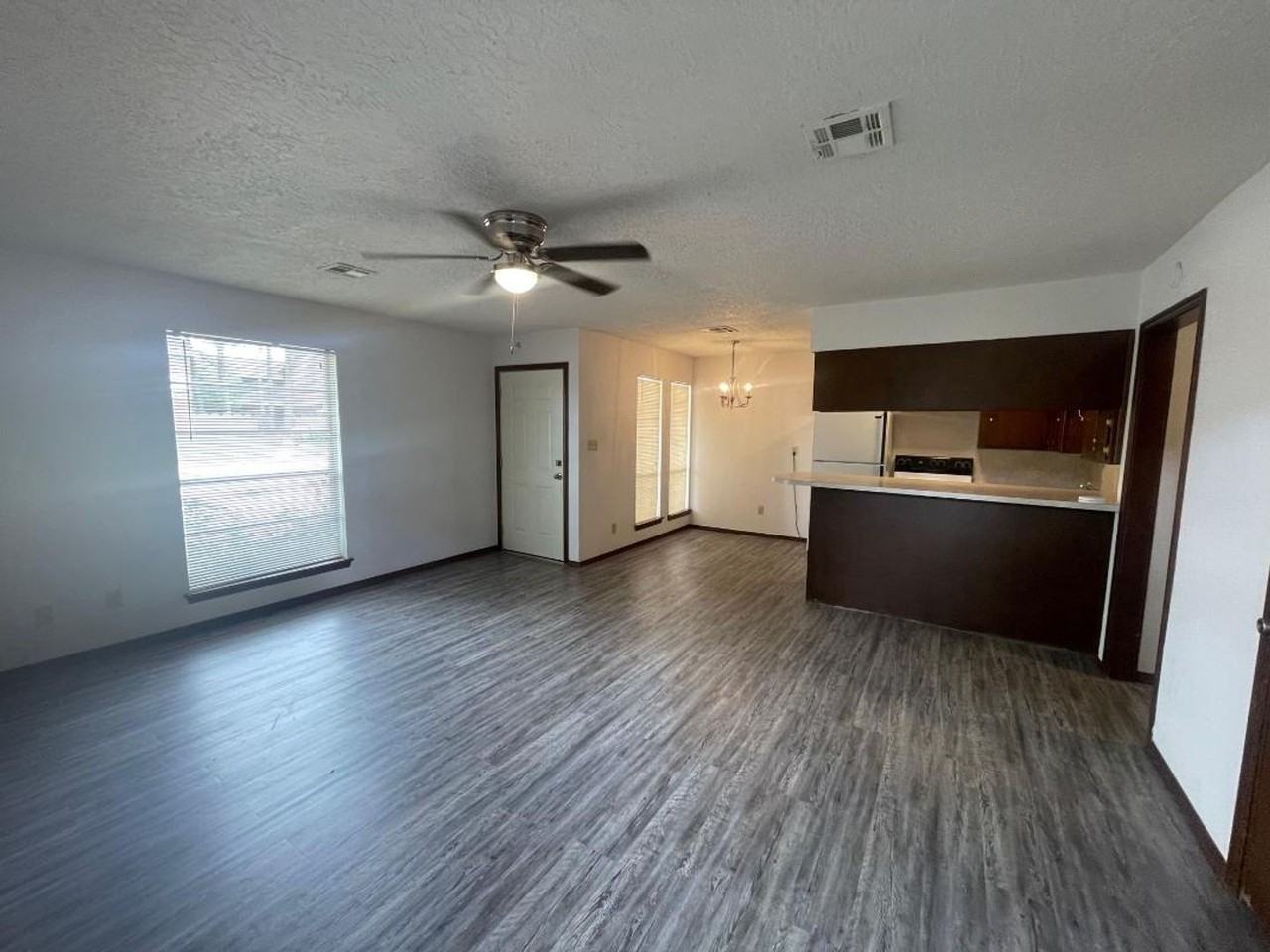 1412 Rebecca Ln - Photo 4 of 12