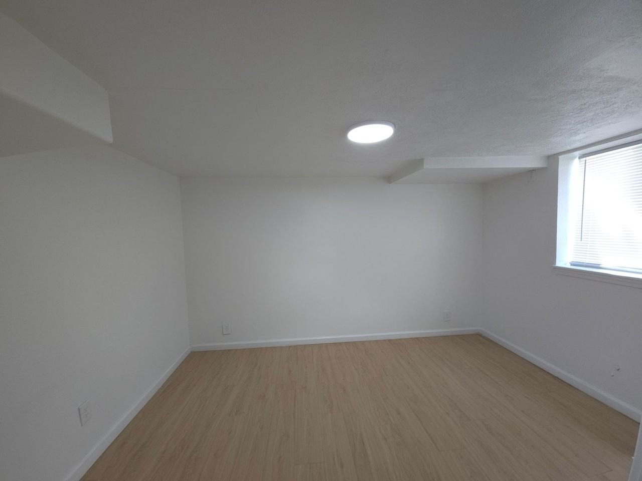 111 E Homestead Ave - Photo 5 of 12