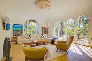 featured image of 4778 Cromwell Ave