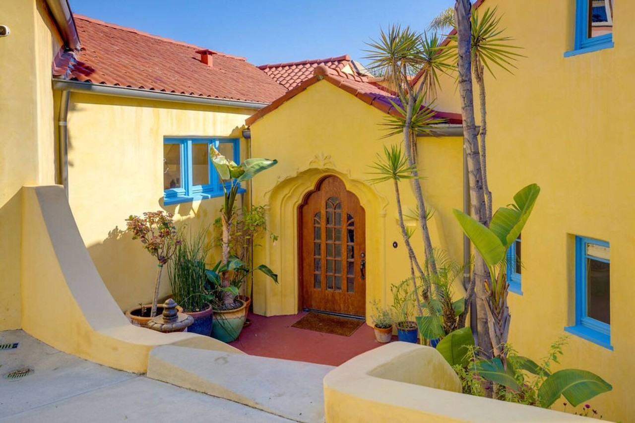 4778 Cromwell Ave - Photo 3 of 38