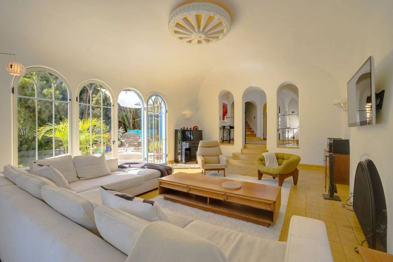 4778 Cromwell Ave - Photo 5 of 38