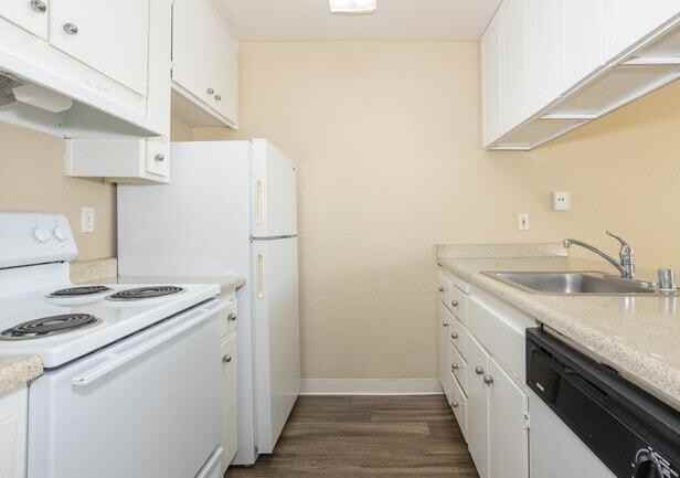 3300 Parkside Dr - Photo 4 of 28