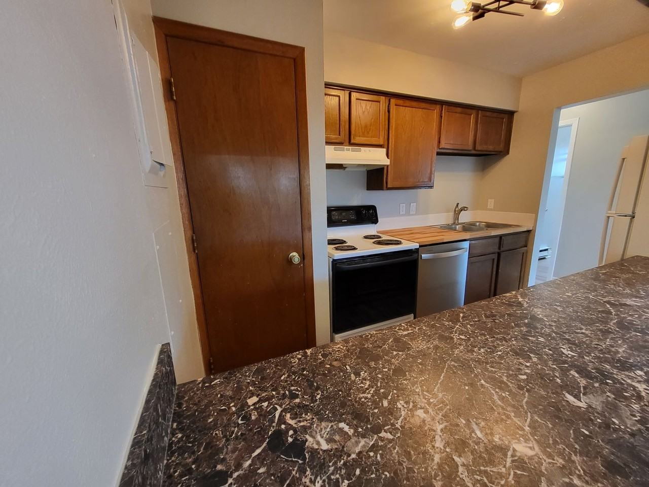 214 S Ingalls St - Photo 6 of 15