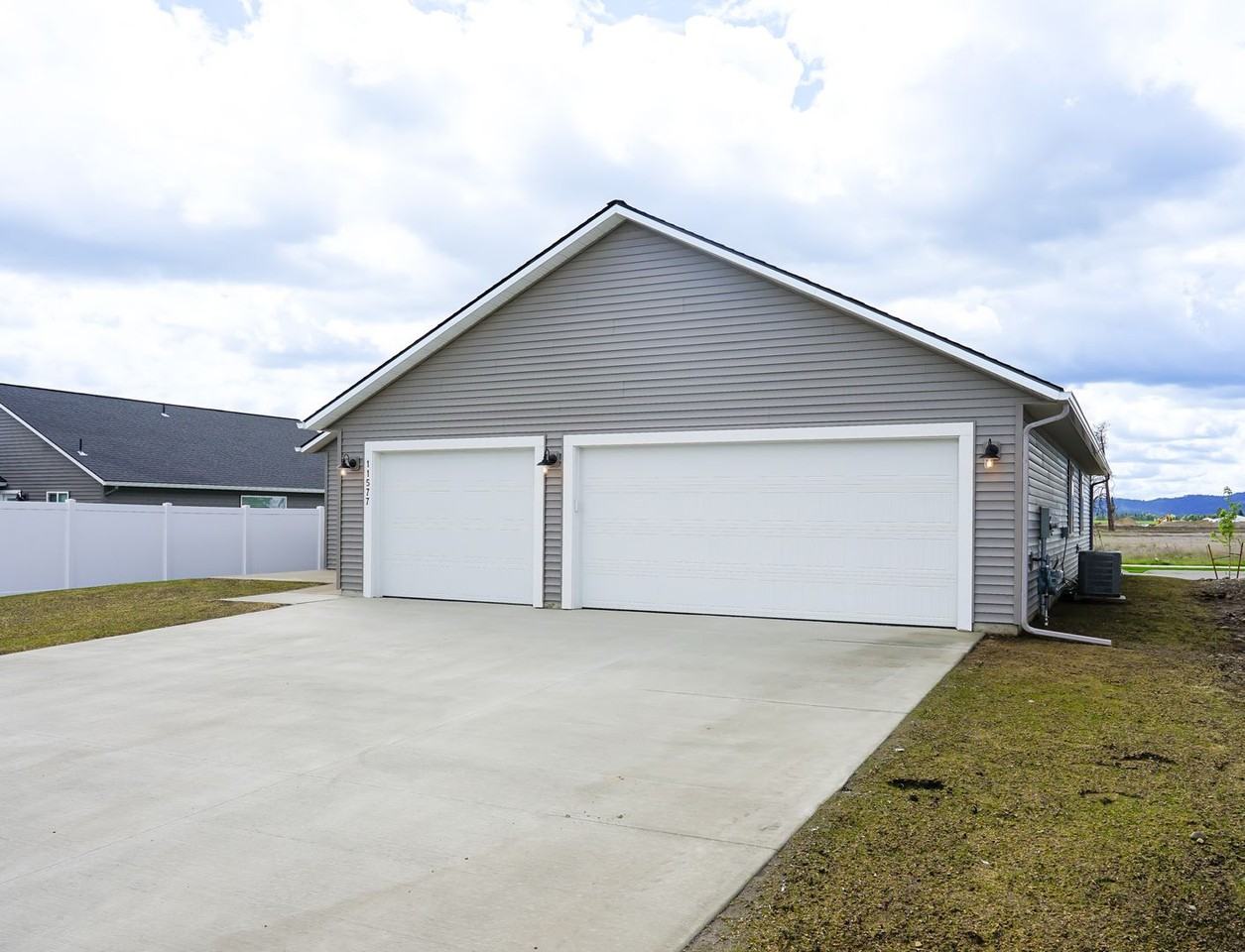 11577 N Railway Ave - Photo 3 of 38