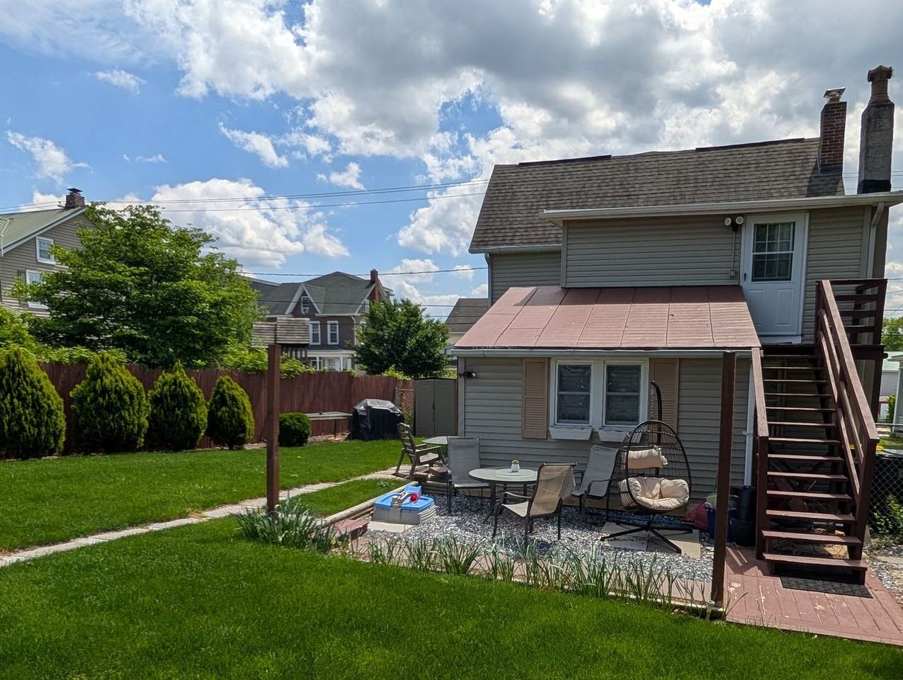 21 W Maple St - Photo 2 of 11