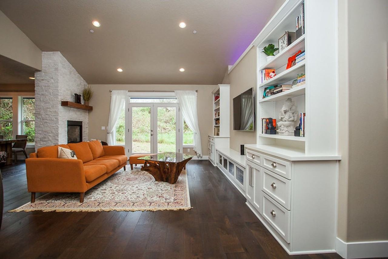 1181 Nw Jackson St - Photo 4 of 41