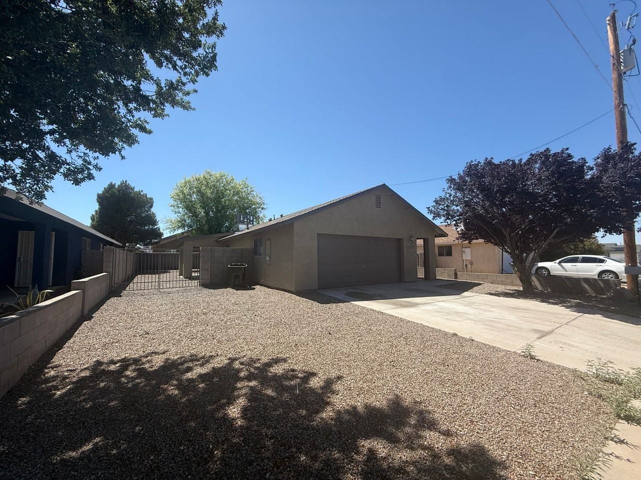 3665 N Kenneth Rd - Photo 2 of 15