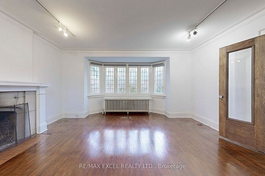 317 Warren Road - Photo 3 of 33