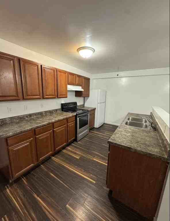 2501 24th Street - Photo 2 of 8