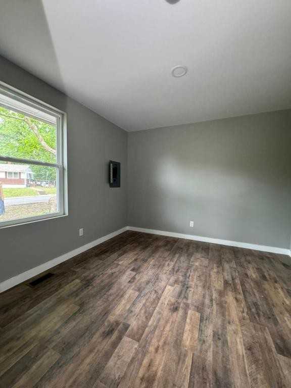 220 Fisk Ave - Photo 5 of 11