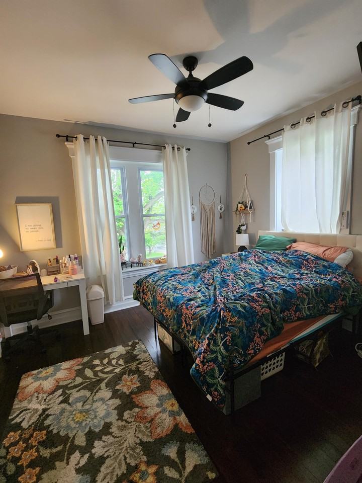 402 N George St - Photo 3 of 13