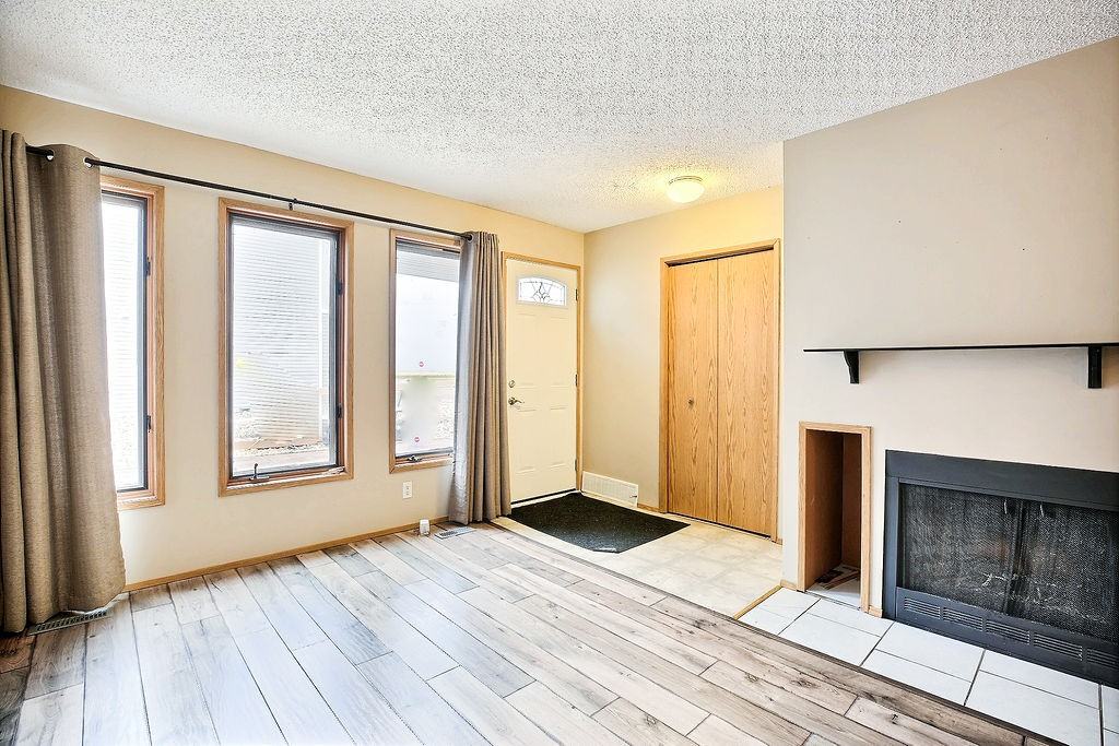 7255 Dalgliesh Drive - Photo 2 of 13