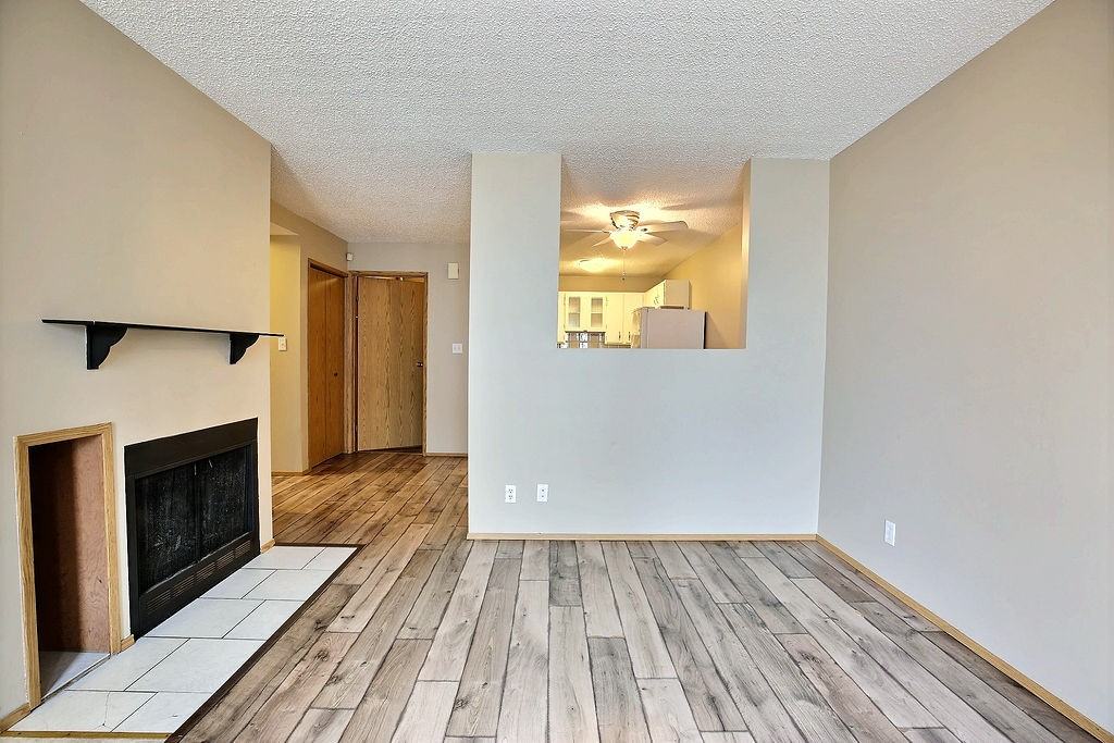 7255 Dalgliesh Drive - Photo 3 of 13